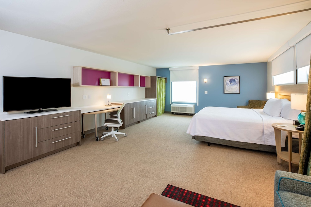 Studio Suite, 1 King Bed, Non Smoking - Photo 1