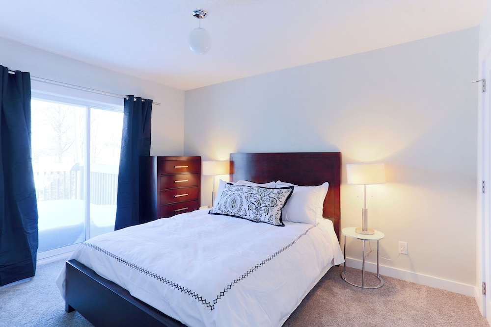 Four or Five Bedrooms Townhome-58 photo 3