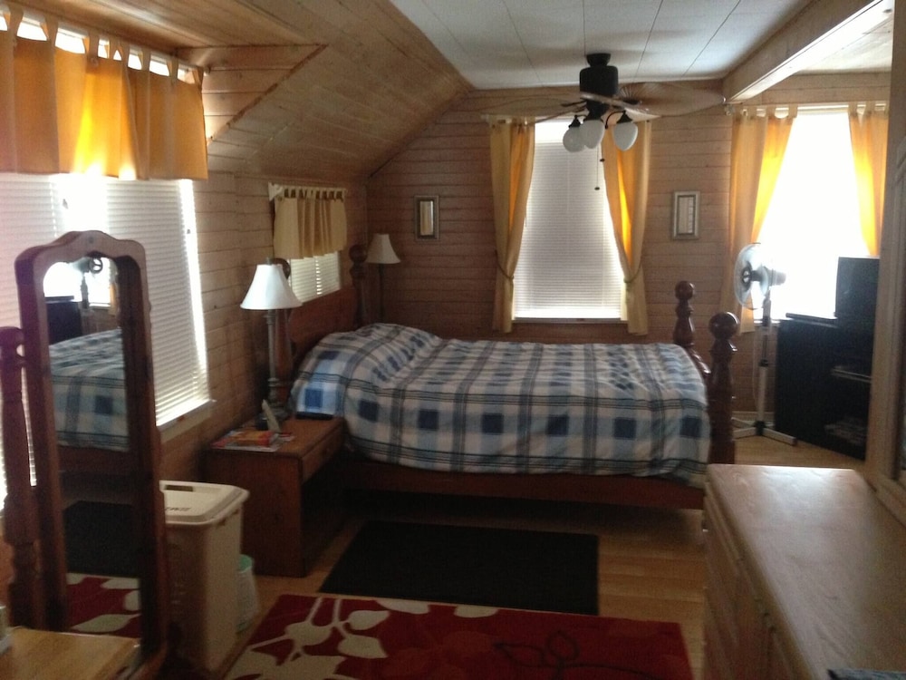 House, 4 Bedrooms, Patio, Lake View photo 1