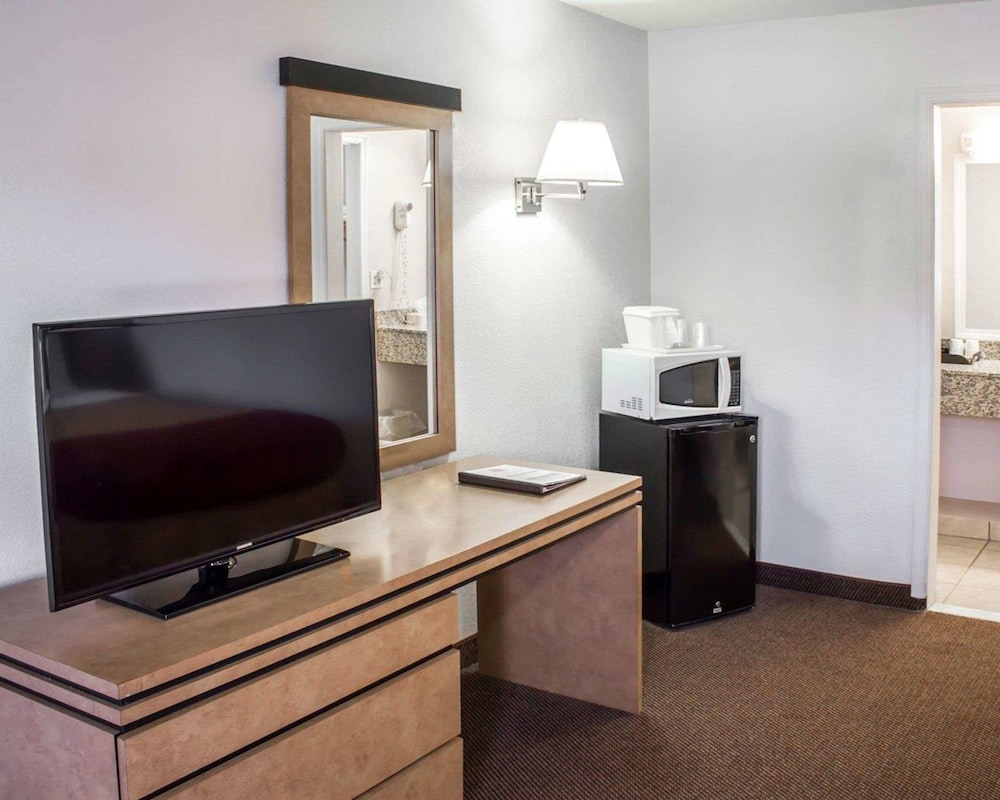Standard Room, 2 Double Beds photo 1