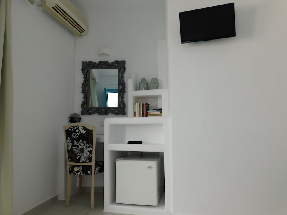 Deluxe Room, Balcony - Photo 3