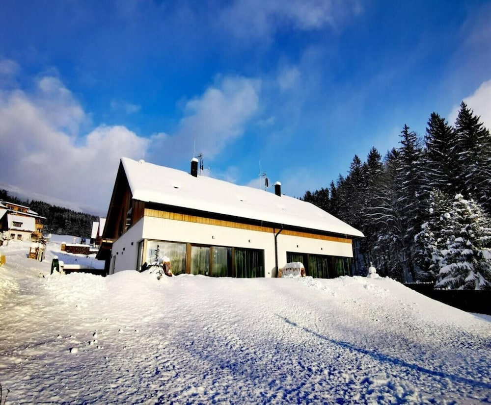 Villa photo 1