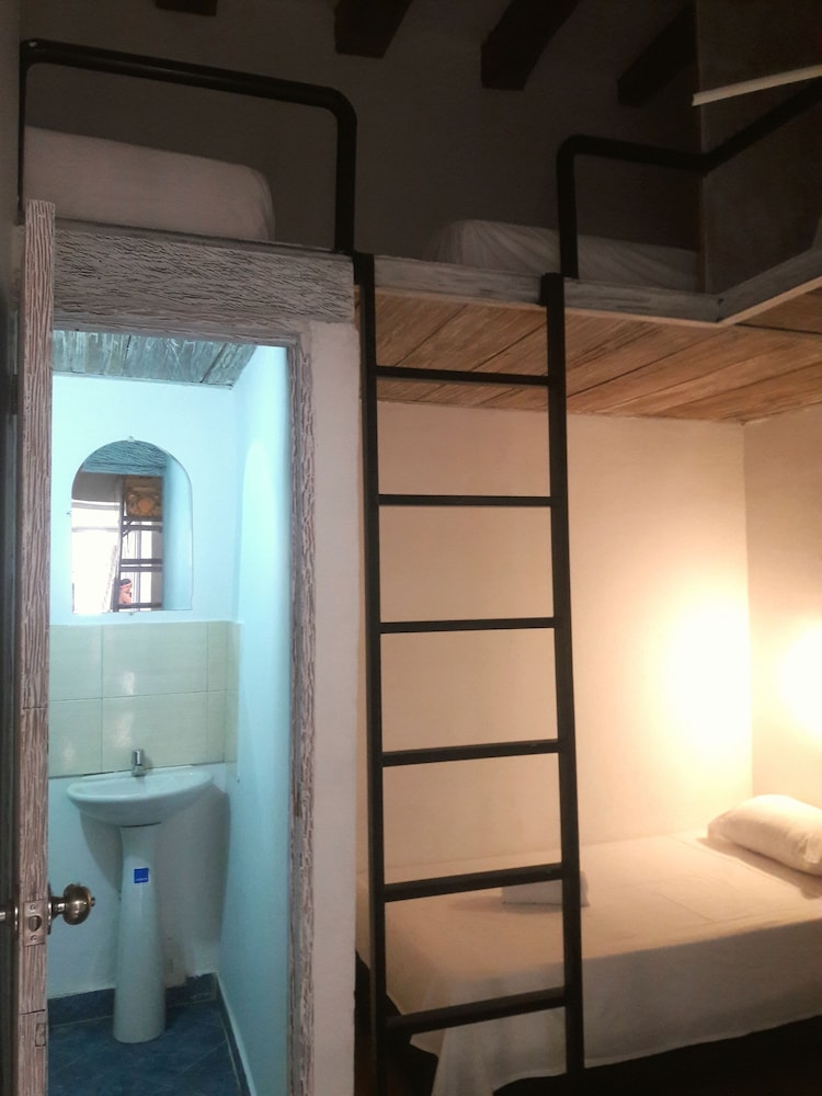 Shared Dormitory, Mixed Dorm, Private Bathroom photo 3