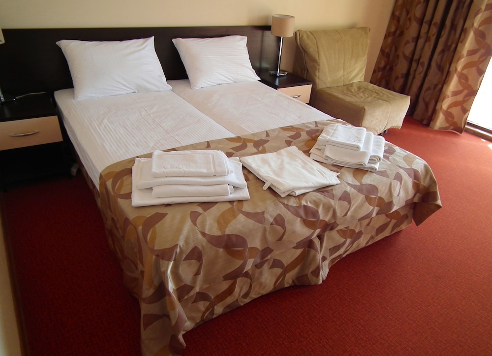 Standard Double Or Twin Room photo 3