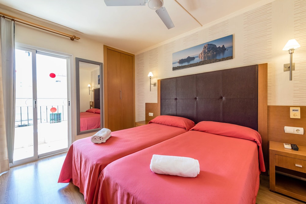 Double Room - Photo 3