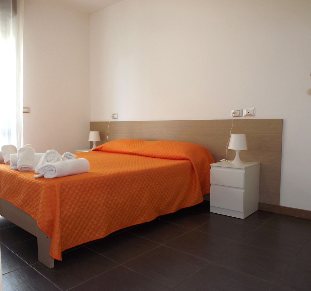 Basic Apartment, Balcony