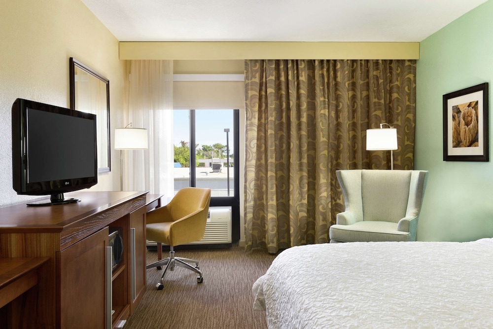 Suite, 1 King Bed, Accessible, Non Smoking - Photo 1