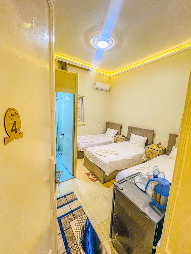 Basic Triple Room, Private Bathroom photo 1