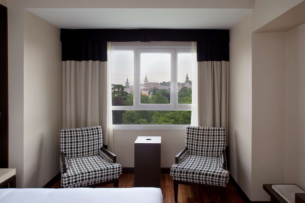 Standard Room (View, Extra Bed 3 Adults) photo 3