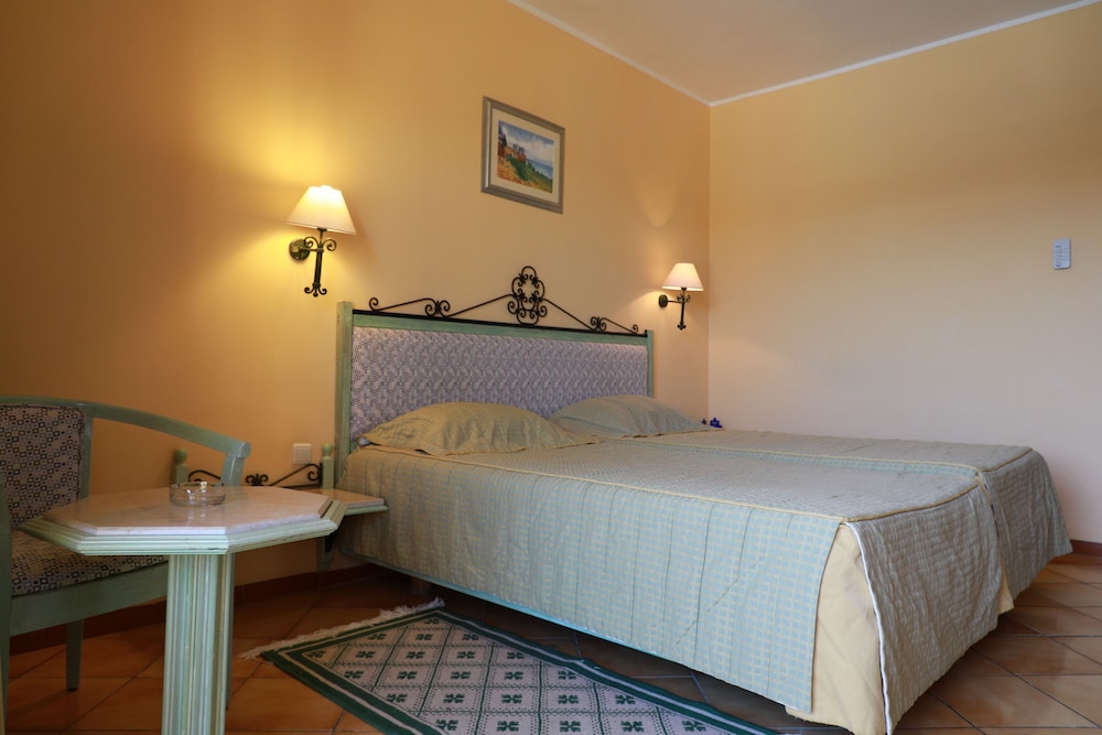 Standard Quadruple Room, Sea View