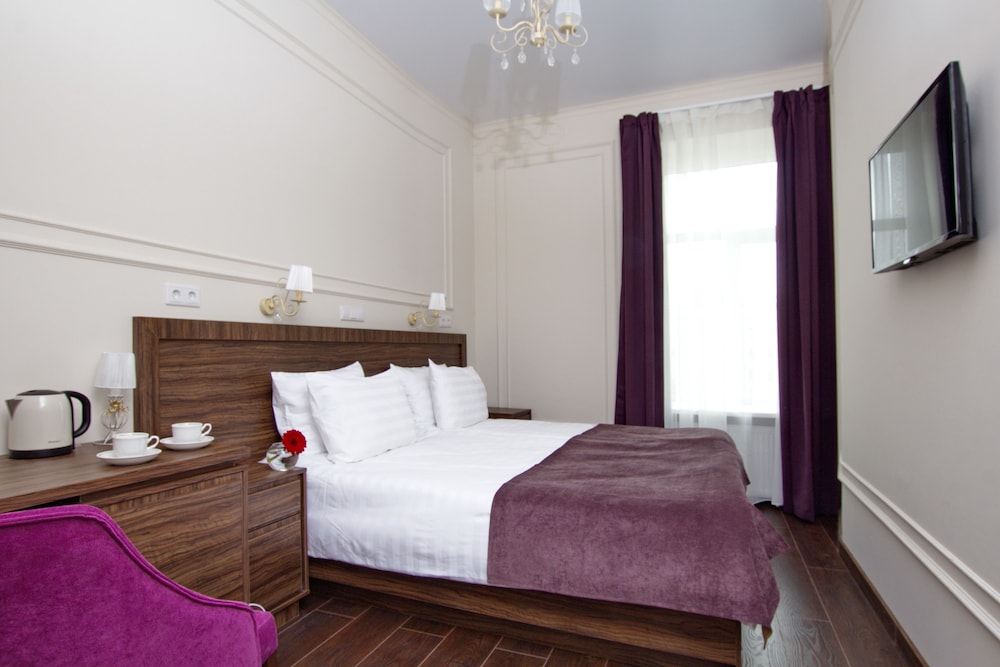 Economy Double or Twin Room, Refrigerator photo 2