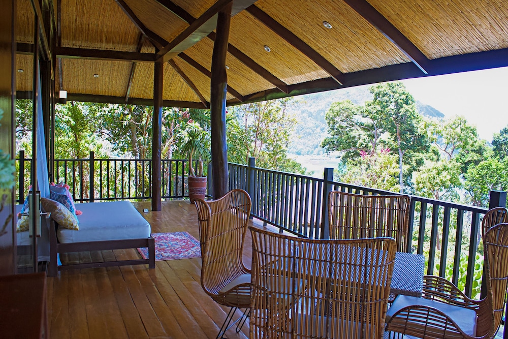 Premium Villa, 1 King Bed - Photo 12