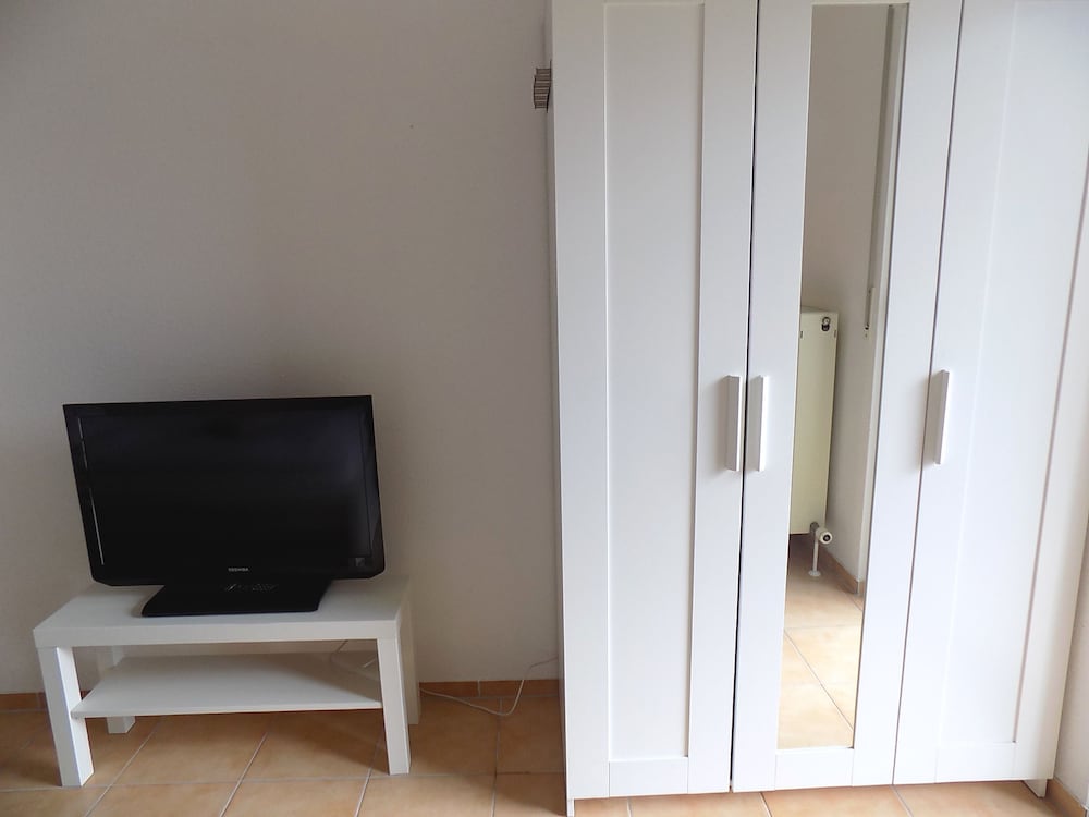 City Studio, 1 Twin Bed photo 3