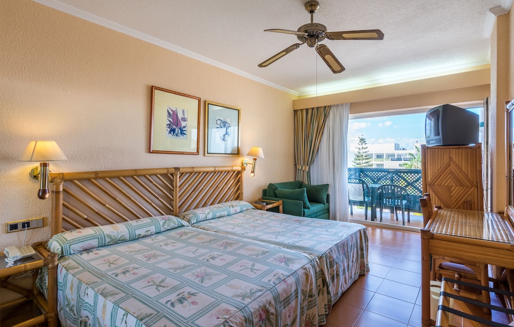 Double Room, Connecting Rooms (4+2)