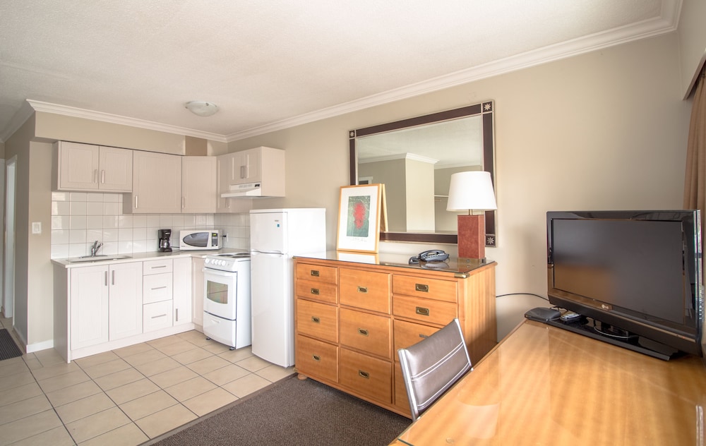 Deluxe Suite, 2 Bedrooms, Kitchen photo 2
