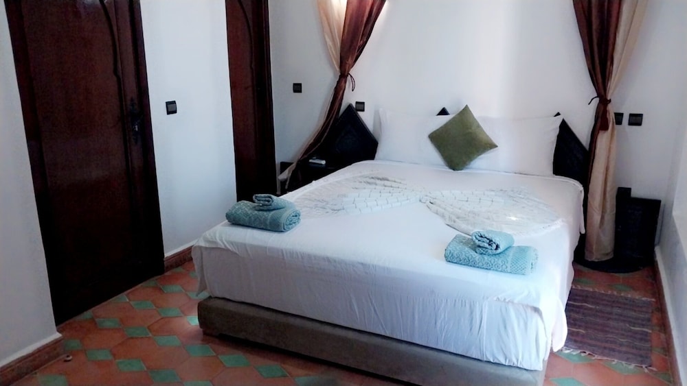 Standard Double Room - Photo 2