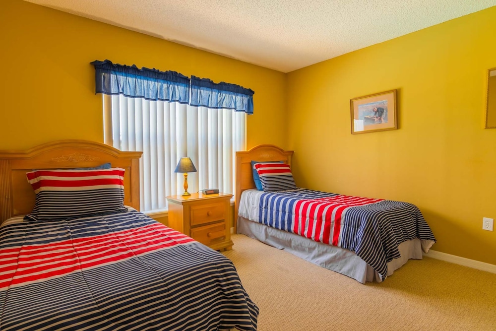 House, 5 Bedrooms photo 2