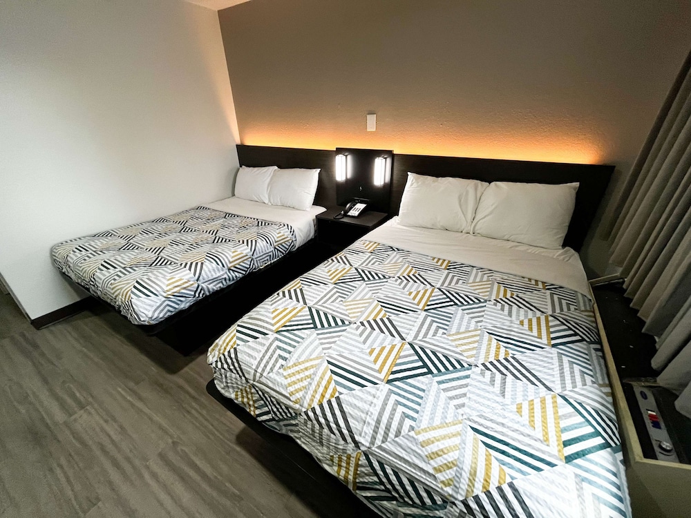 Standard Room, 2 Double Beds, Smoking, Kitchenette photo 1