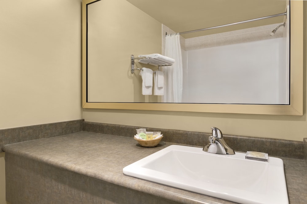 Standard King Room (Ground Floor) photo 2