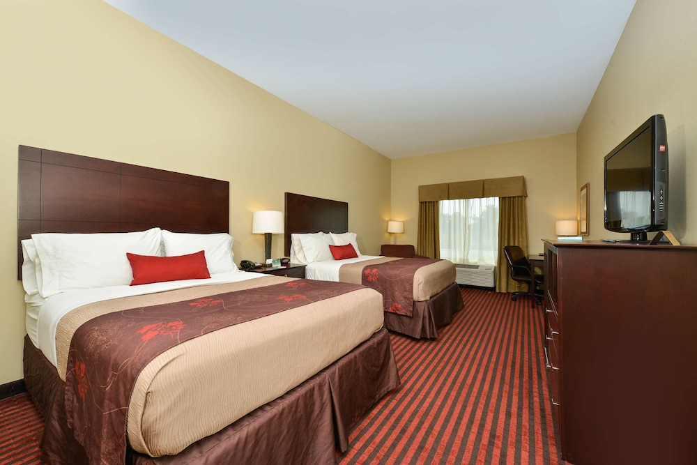 Standard Room, 2 Queen Beds, Non Smoking, Refrigerator & Microwave (Larger Room) photo 3