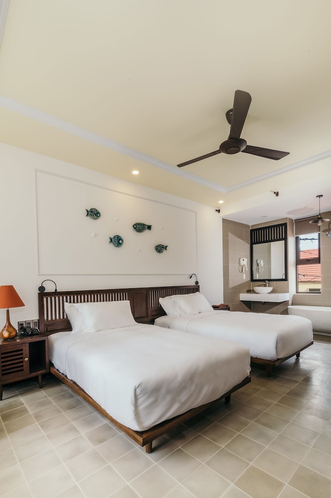 Luxury Suite, River View - Photo 7