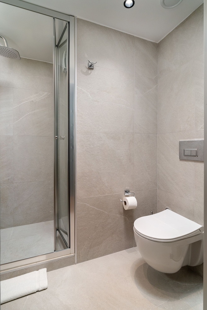Design Double Room, 1 Queen Bed, Courtyard View photo 3