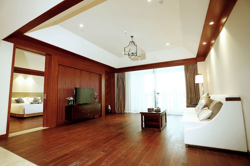 Deluxe Suite, Sea View photo 2