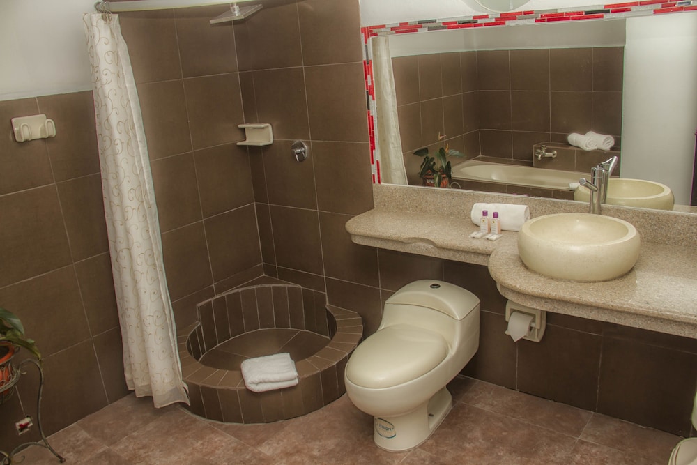 Standard Double Room, 1 King Bed, Private Bathroom, Resort View photo 2