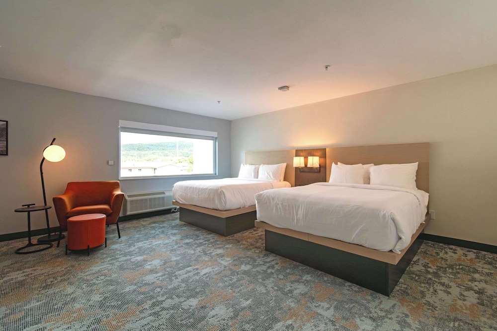 Room, 2 Queen Beds, Accessible, Non Smoking photo 1