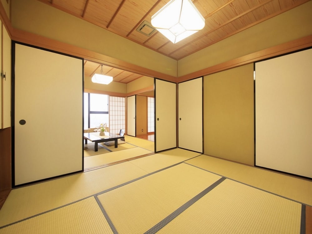 Japanese Style Room with Antechamber photo 2