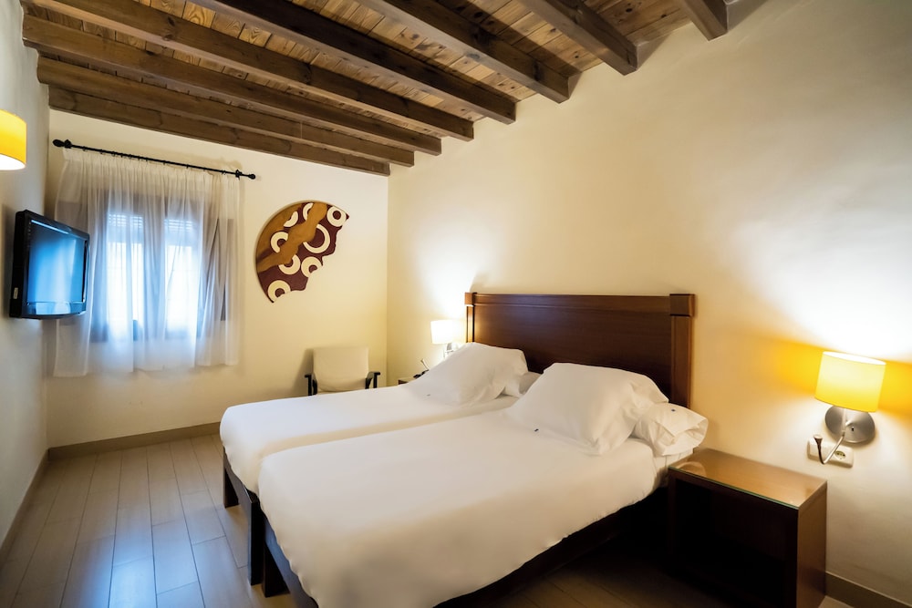 Double Room - Photo 9