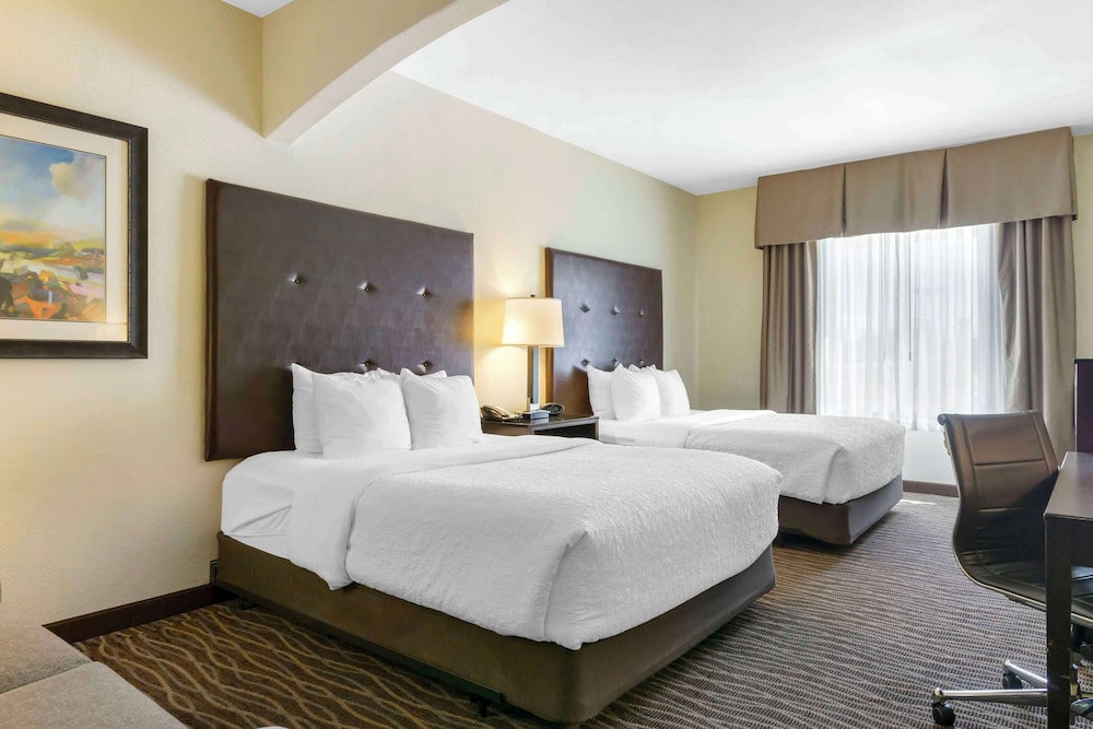 Suite, 2 Queen Beds, Non Smoking, Microwave