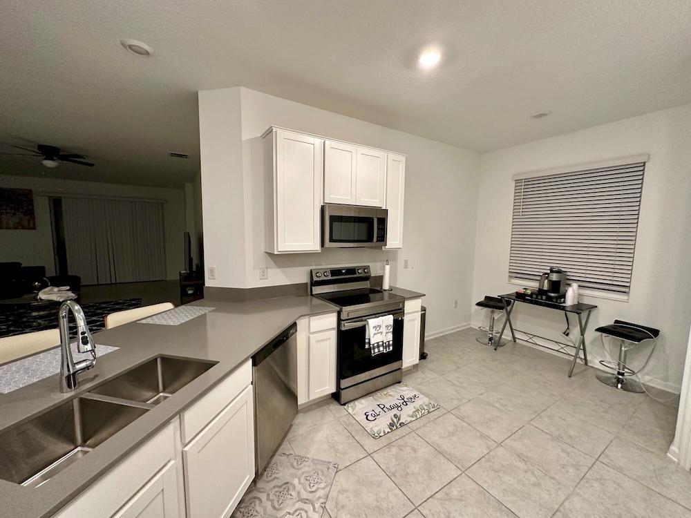 Grand Family Deluxe 4BD House Near Disney Parks, 사진 7