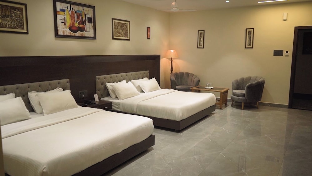 Executive Family Suite - Photo 1