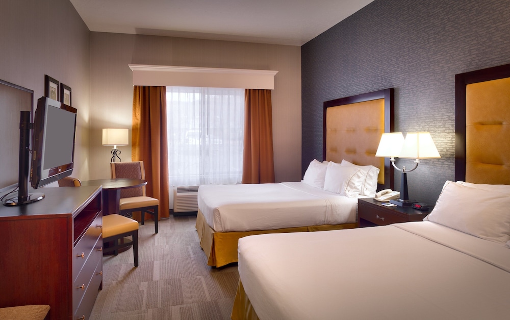 Suite, 2 Queen Beds - Photo 3