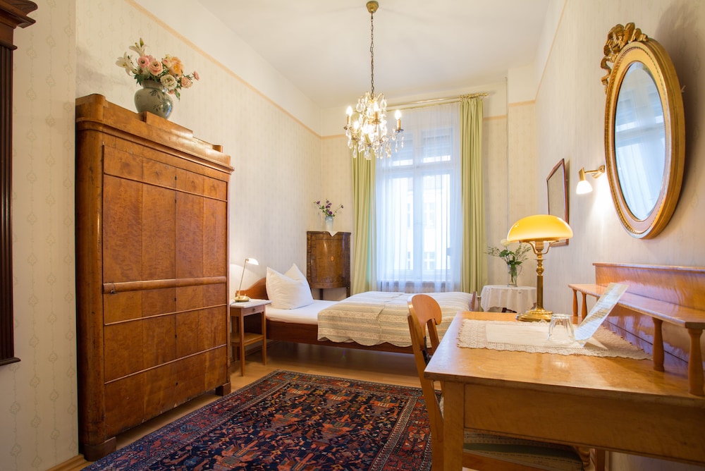 Single Room photo 2