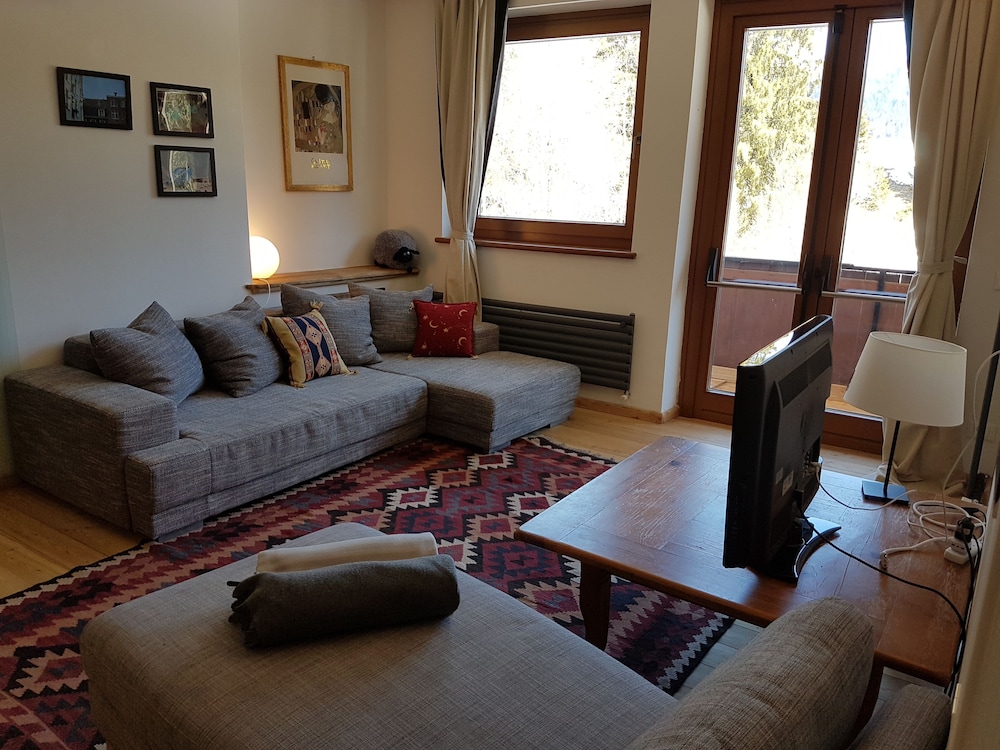 Panoramic Apartment, Balcony, Mountain View photo 3