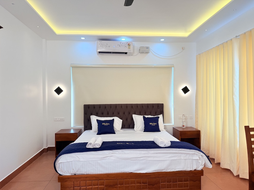 Deluxe Double Room with Balcony - Direct Sea View- First Floor