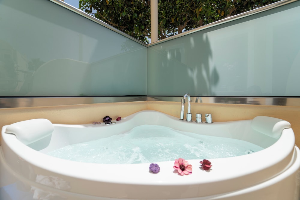 Suite, Hot Tub (Tholos) - Photo 9
