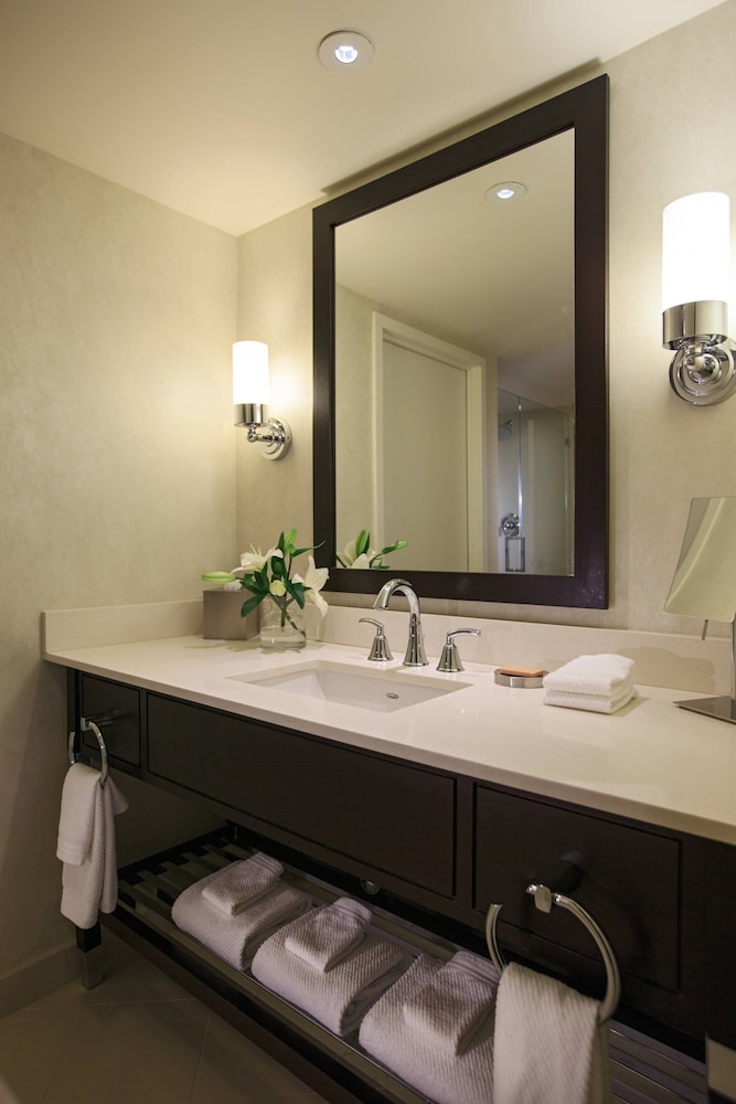 Executive Suite, 1 King Bed - Photo 4
