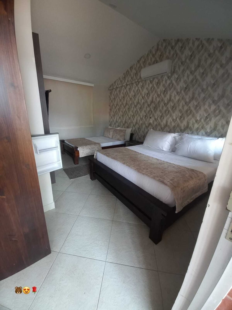 Basic Triple Room photo 1