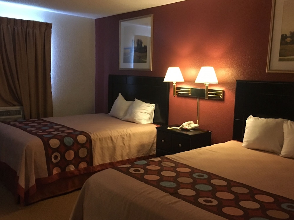 Standard Room, 2 Queen Beds - Photo 3