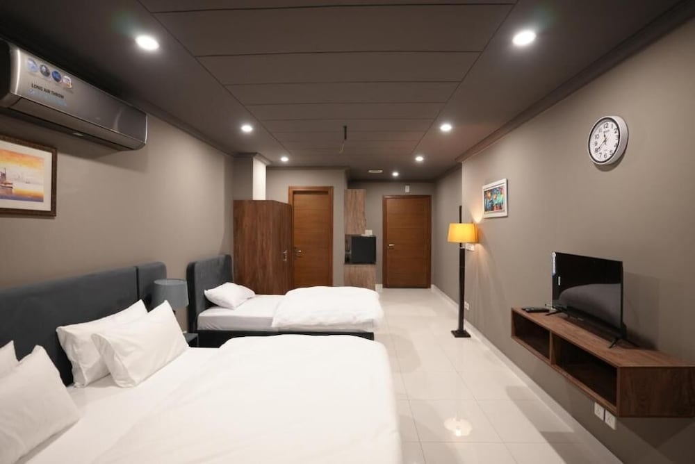 Family Room, City View