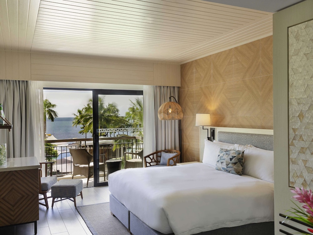 Luxury Room, 1 King Bed (Beach Club Access)