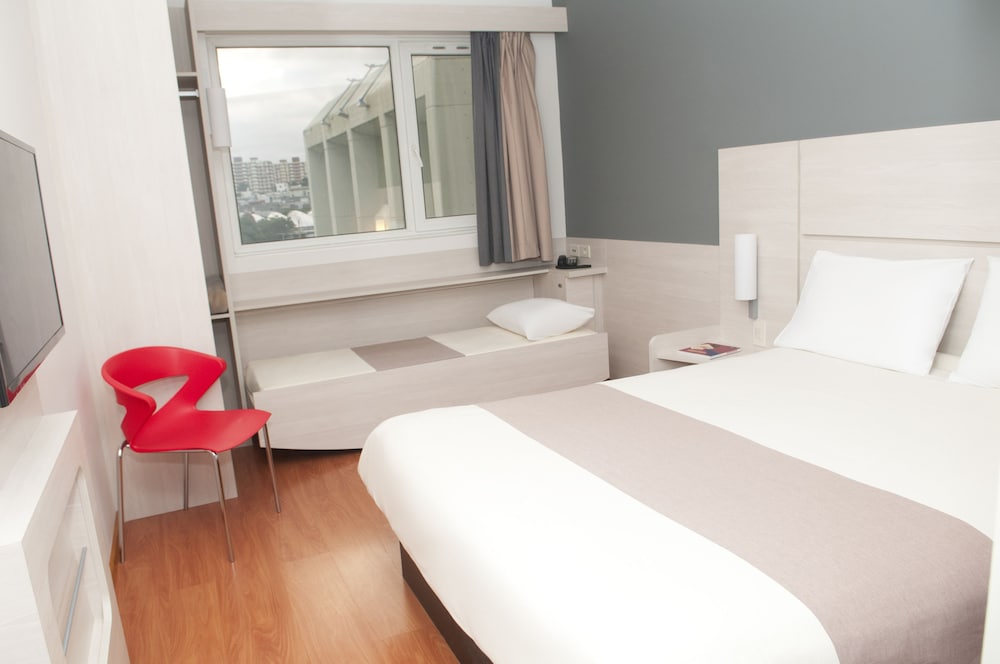 Standard Room (1 Double Bed and 1 Bed for children) - Photo 4