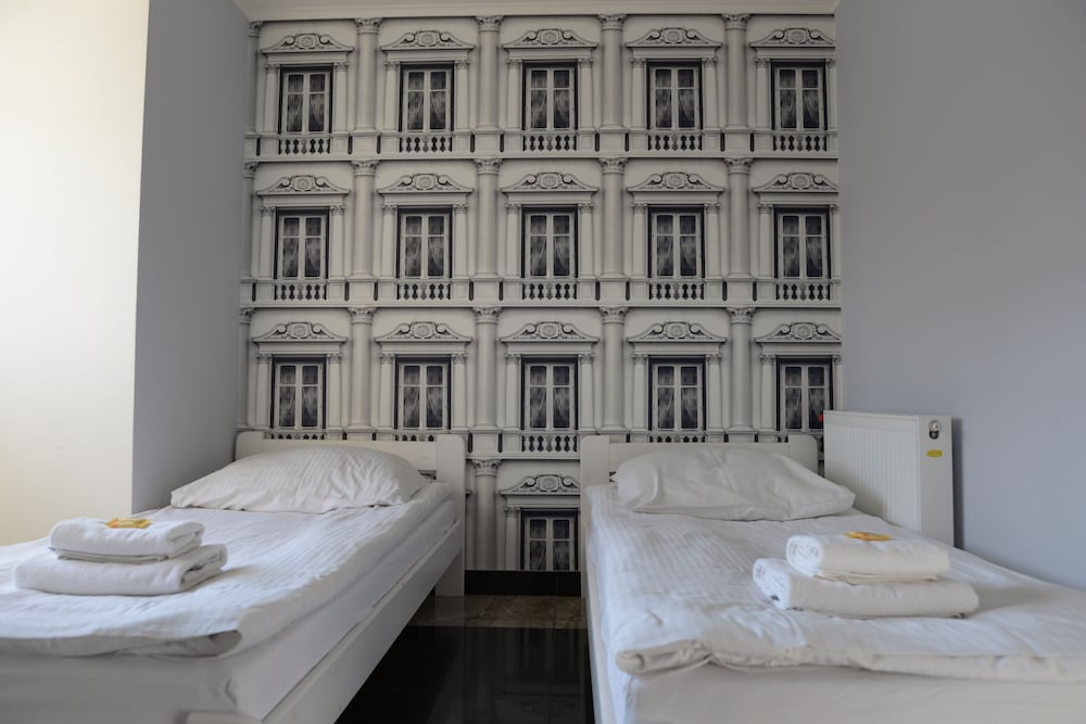 Twin Room - Photo 9