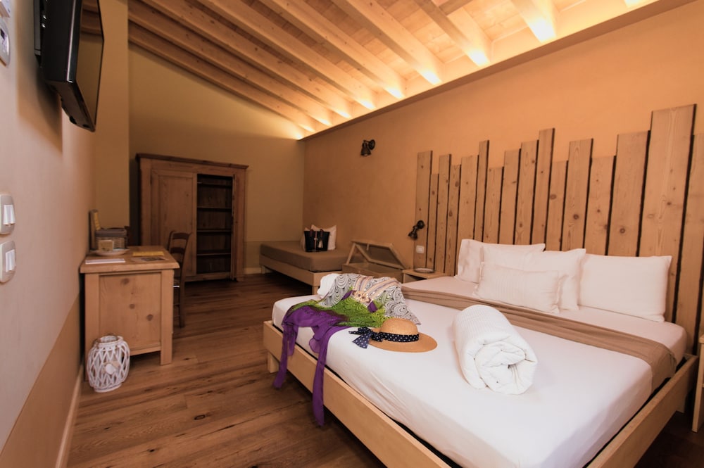 Exclusive Triple Room, Multiple Beds (Genziana) photo 3