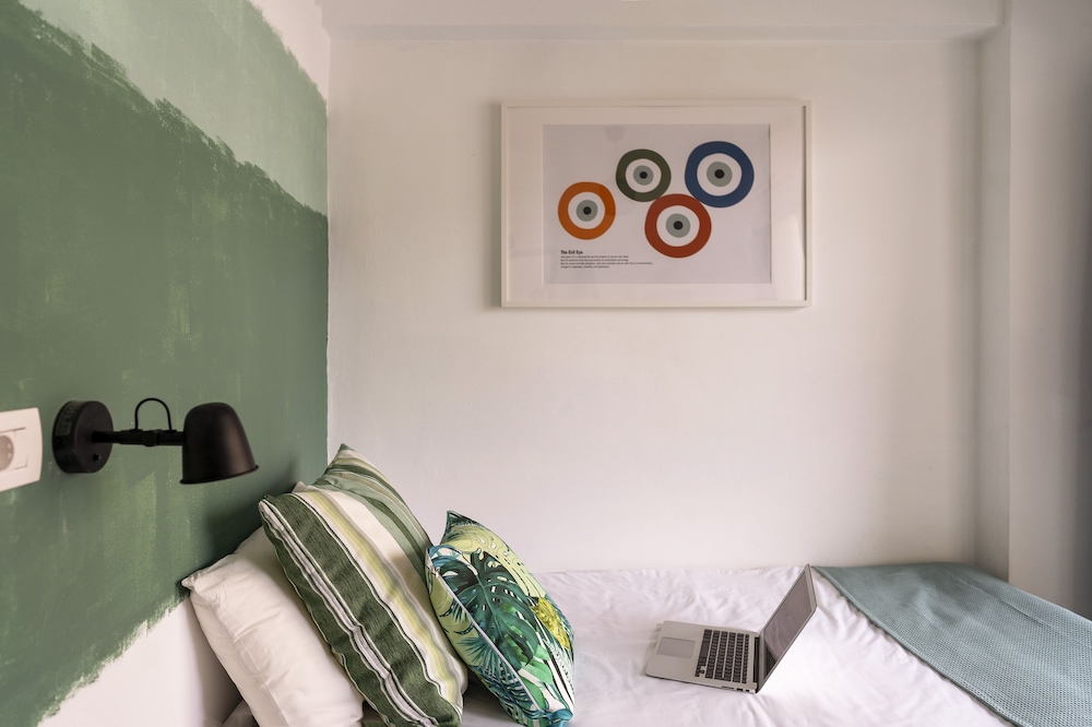 Room, 2 Bedrooms photo 3