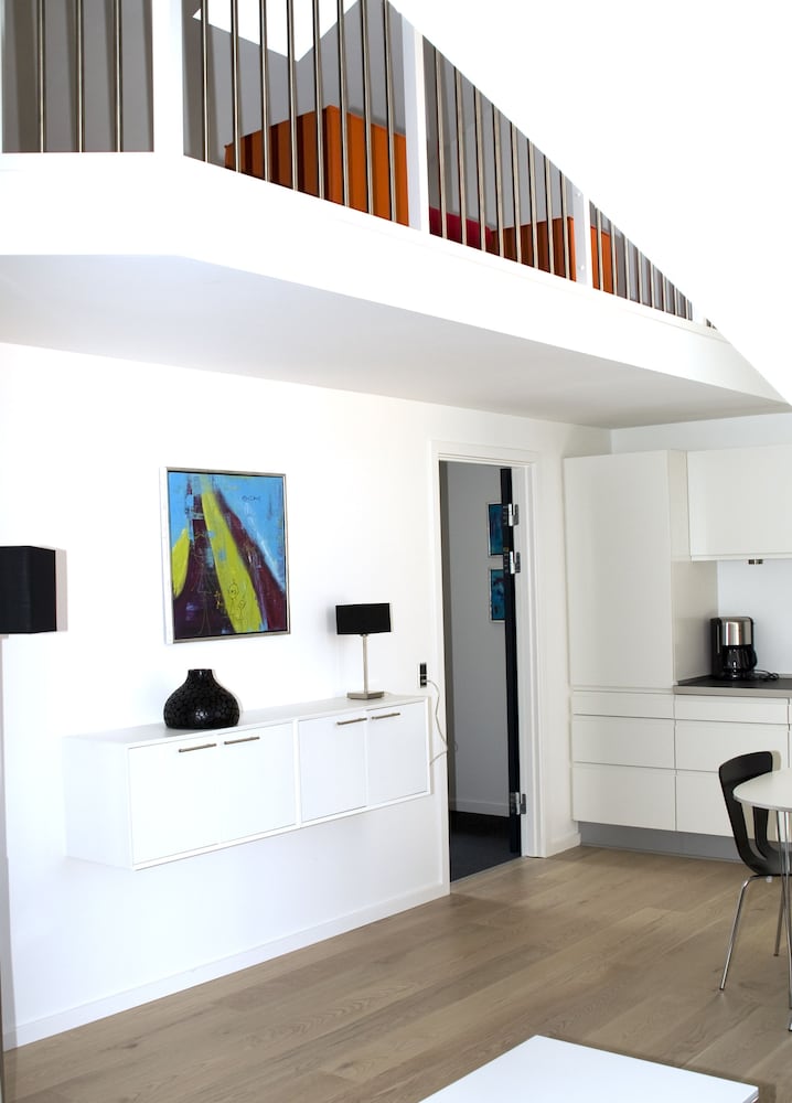 Panoramic Apartment, 2 Twin Beds, Accessible, Sea View thumbnail 5