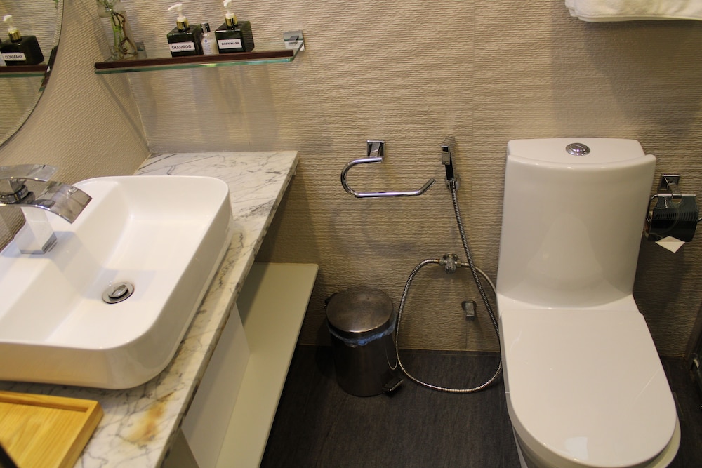 Standard Double Room, Non Smoking - Photo 15